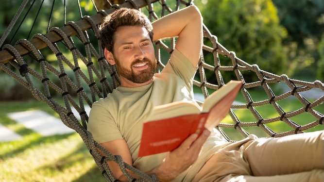 Text too small, and other legitimate reasons to give up on a book and go on your phone